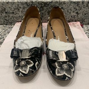 Salvatore Ferragamo Vara Bow Pump Shoe, floral , size 9B